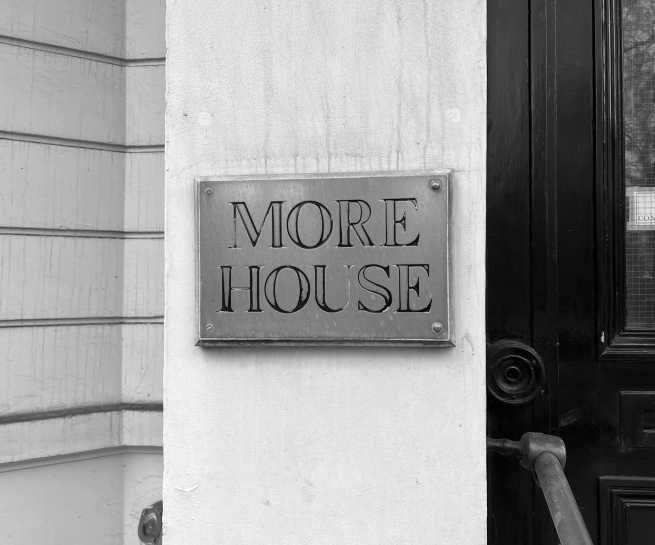 More-House-London-by-Standard-Studio-Zwart-Wit-2-655x545