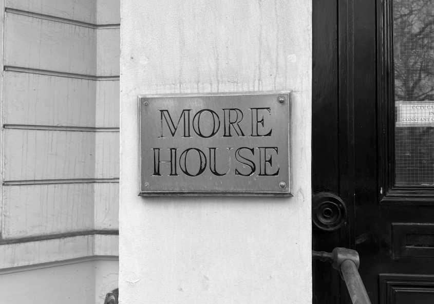More-House-London-by-Standard-Studio-Zwart-Wit-2-845x592