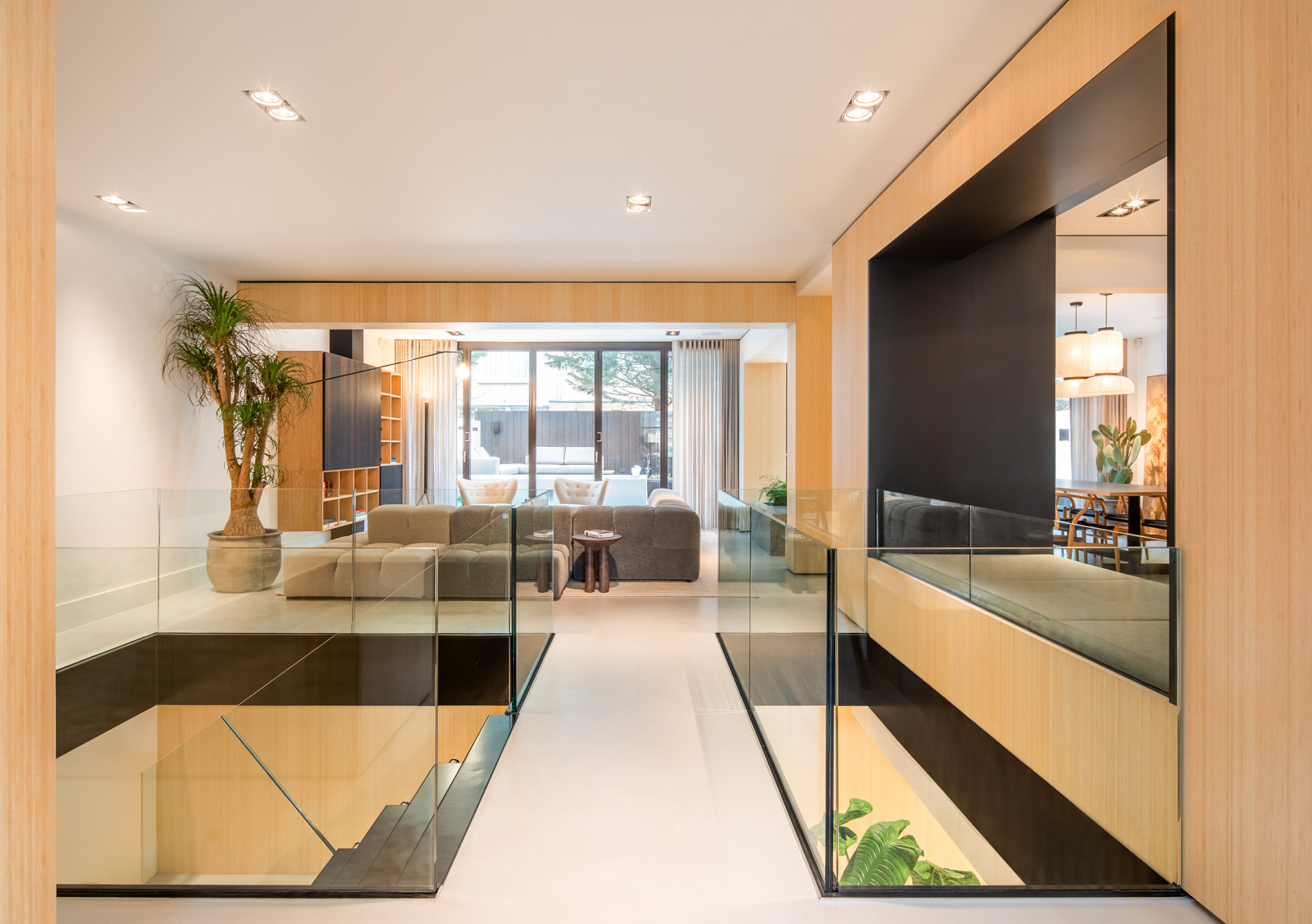 Urban villa Westerpark by Standard Studio