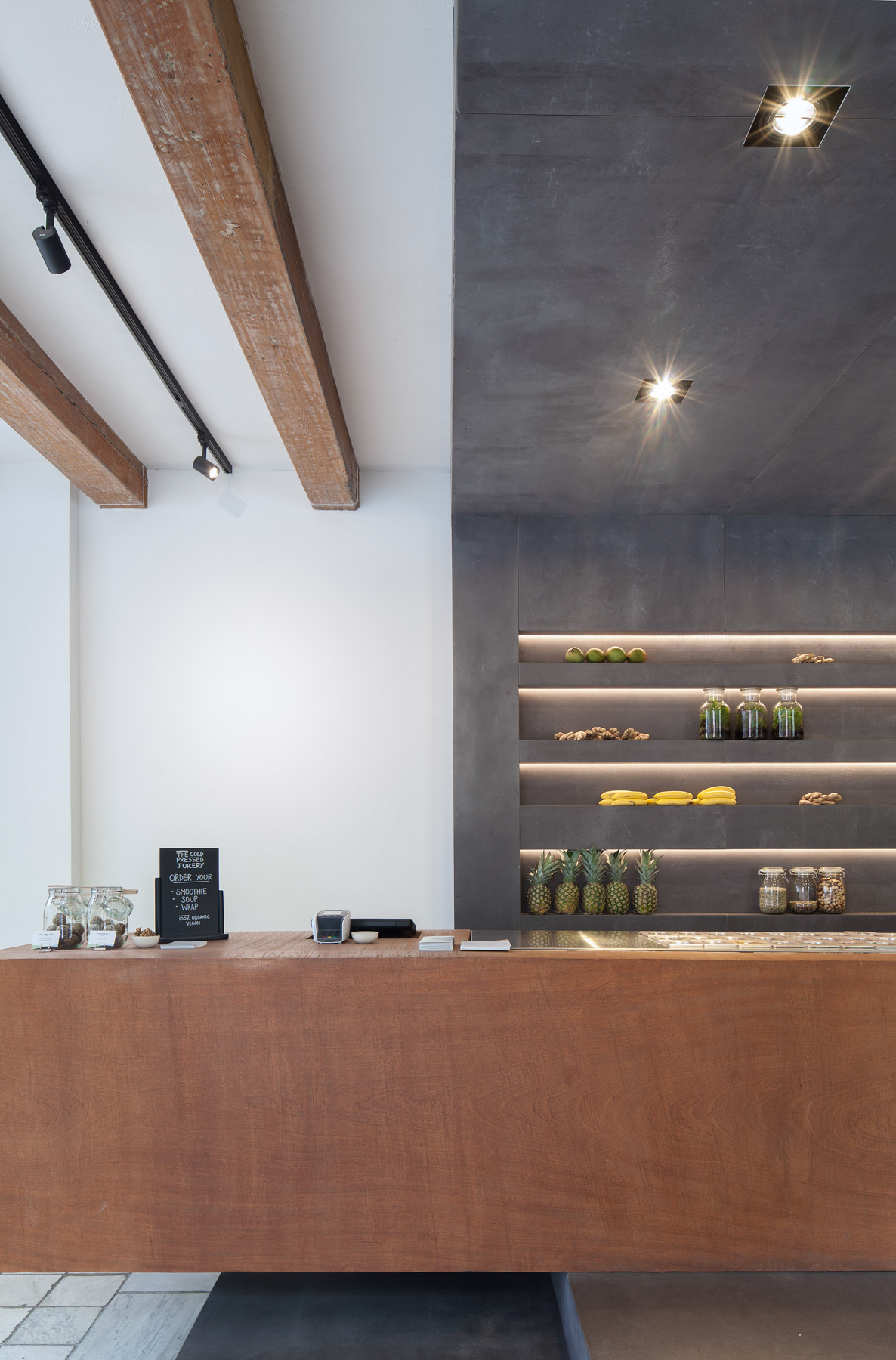The Cold Pressed Juicery Prinsengracht by Standard Studio